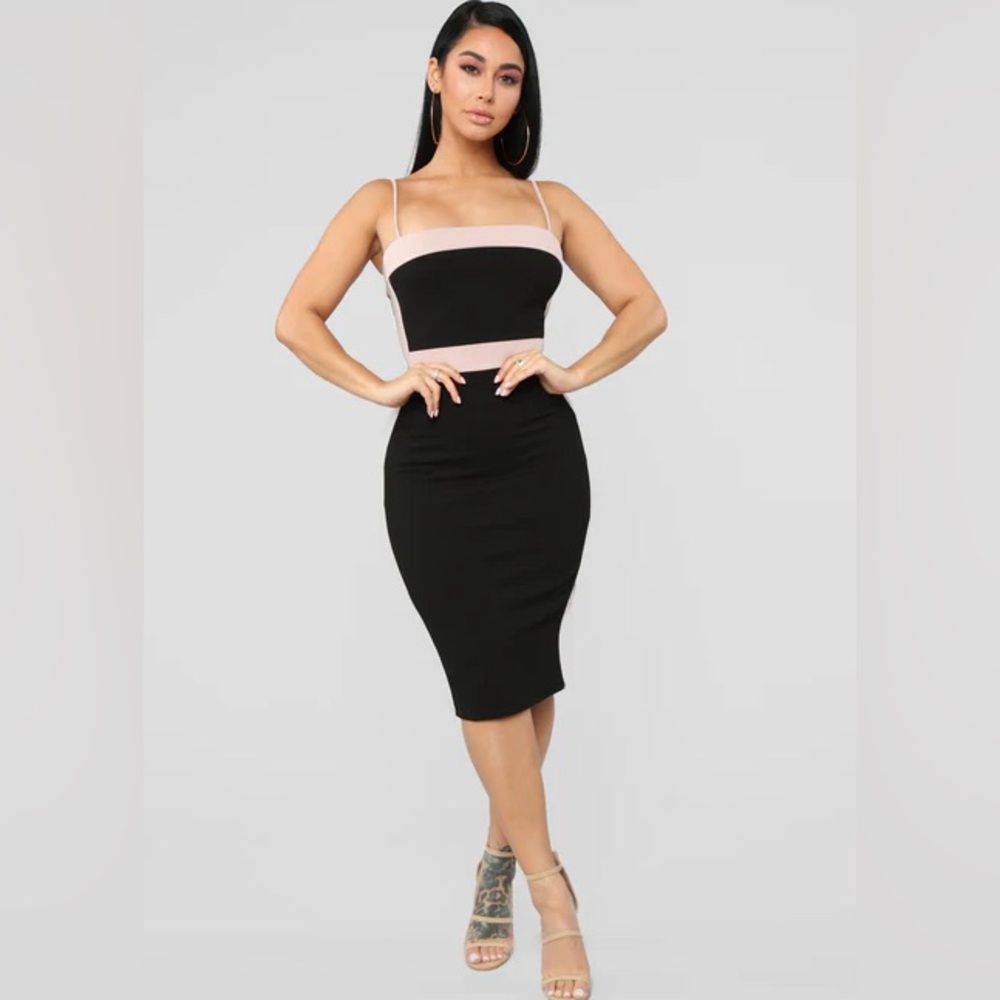 Fashion Nova Midi Dress🖤
